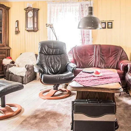 Holiday home 3 Bedroom Cozy In *
